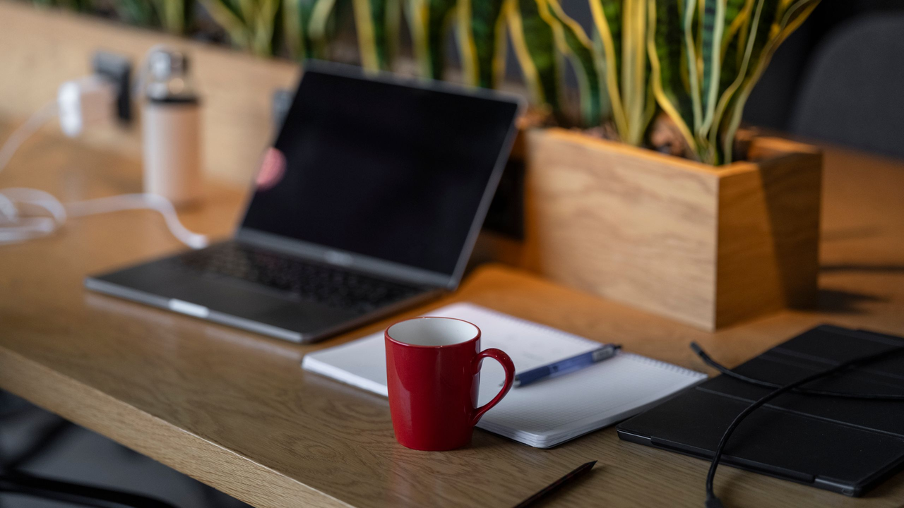 Café-Style Home Office: 12 Cozy Coffee-Shop Workspace Ideas